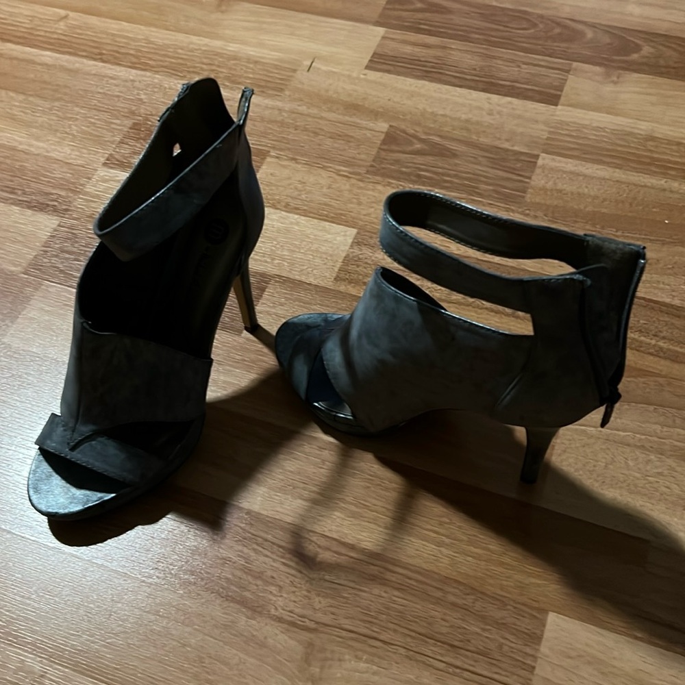 Size 9 dress shoe